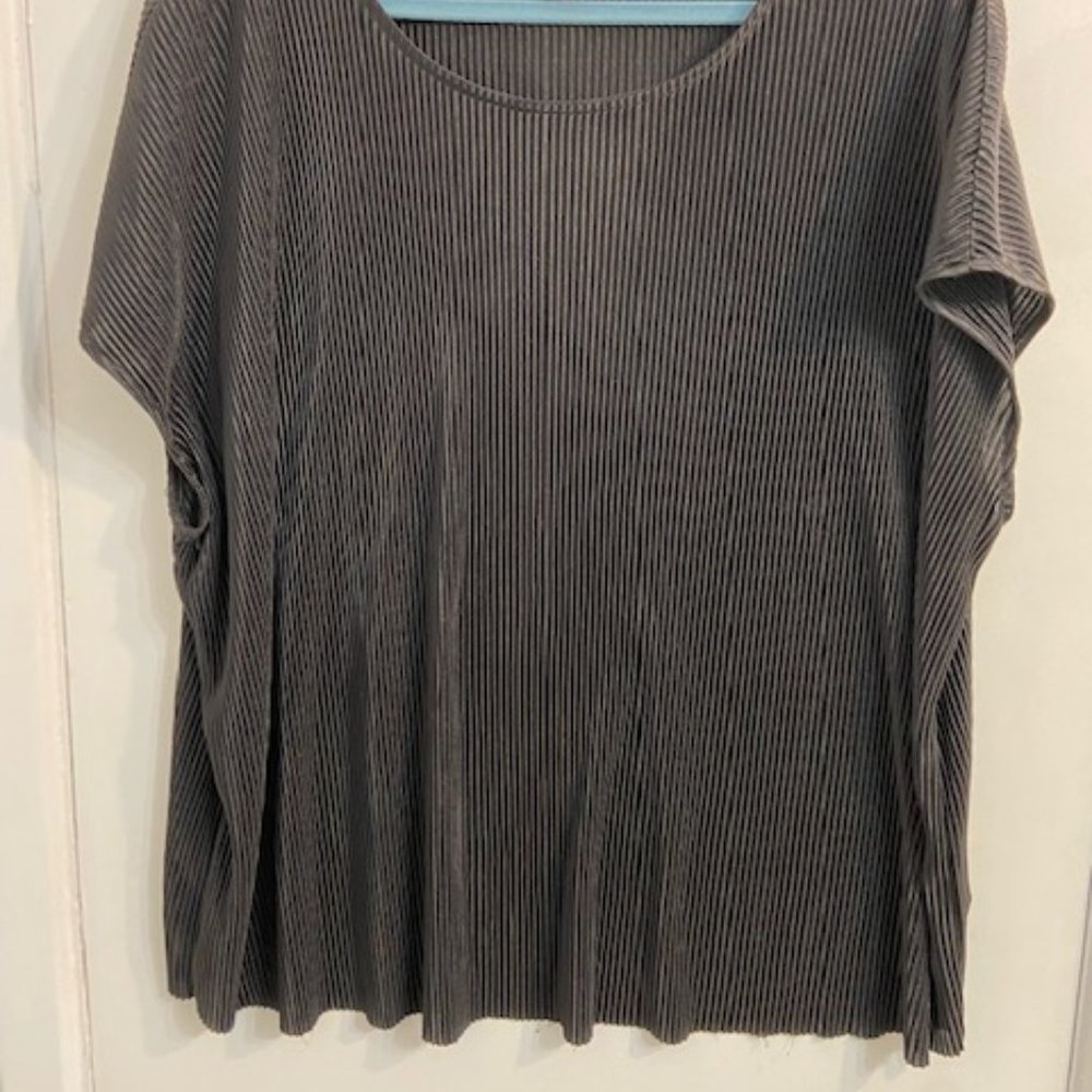 Joe Fresh Ribbed Flowly Black Shirt - Picture 2 of 2